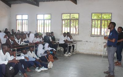 FAPF divulga seus cursos nas escolas secundárias ao redor da cidade de Nampula
